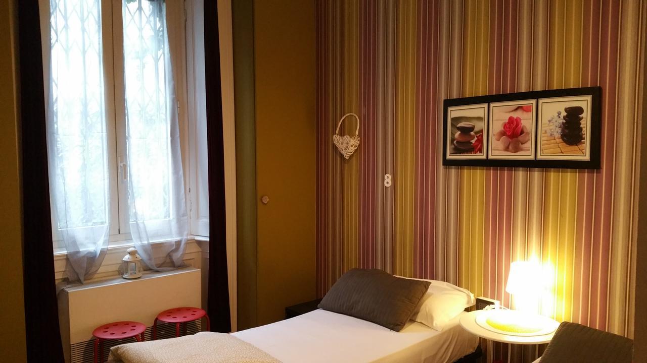 Hostel Lumiere Милано Екстериор снимка
